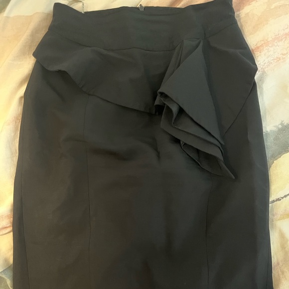 Karen Millen Black pencil skirt with ruffle - Picture 1 of 4